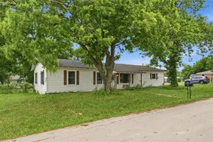 723 Clements Ave, Van Alstyne, TX 75495 - Photo 2