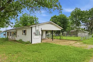 723 Clements Ave, Van Alstyne, TX 75495 - Photo 4