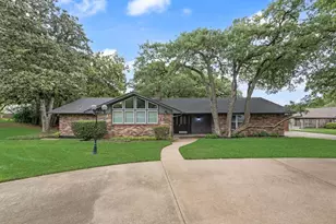4500 Hacienda Dr, Arlington, TX 76017 - Photo 2