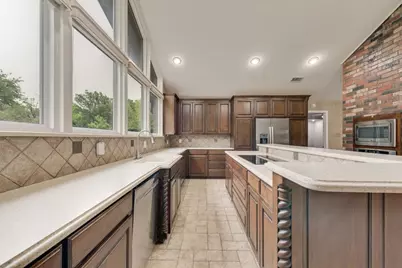 4500 Hacienda Drive, Arlington, TX 76017 - Photo 12