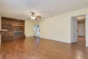 4105 Astoria St, Irving, TX 75062 - Photo 6