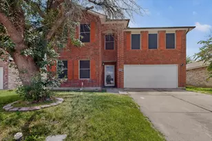 2216 Chestnut Dr, Little Elm, TX 75068 - Photo 2