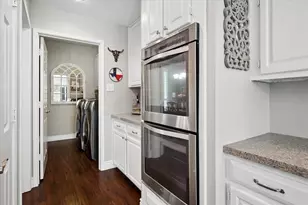1913 Hartford Rd, Grapevine, TX 76051 - Photo 12