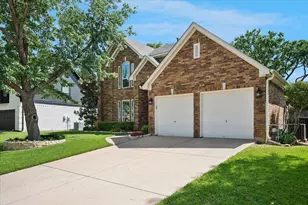 1913 Hartford Rd, Grapevine, TX 76051 - Photo 2