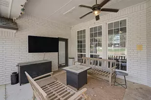 1029 Oakridge Ct, Burleson, TX 76028 - Photo 32