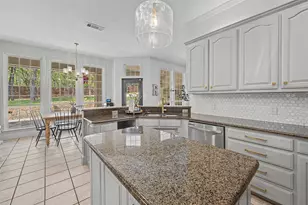 1029 Oakridge Ct, Burleson, TX 76028 - Photo 12