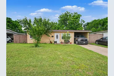 1217 California Parkway S, Fort Worth, TX 76134 - Photo 2