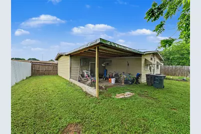 1217 California Parkway S, Fort Worth, TX 76134 - Photo 4