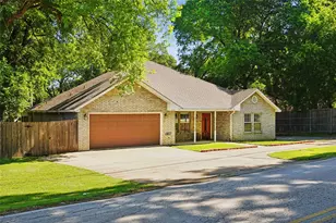 211 Ashford Ln, Midlothian, TX 76065 - Photo 2
