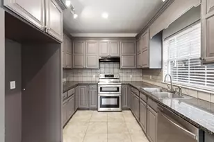 306 Santa Fe Trail, Irving, TX 75063 - Photo 10