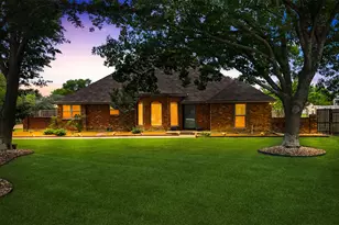 909 Valley View Ave, Red Oak, TX 75154 - Photo 2