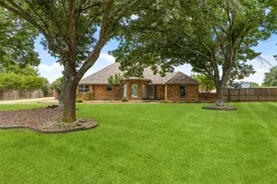 909 Valley View Ave, Red Oak, TX 75154 - Photo 4
