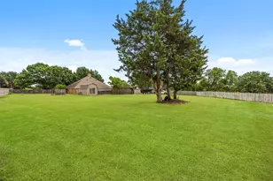 909 Valley View Ave, Red Oak, TX 75154 - Photo 32