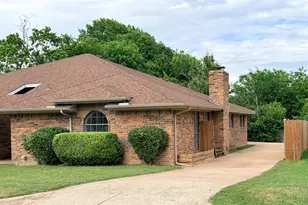 7223 Fuller Cir, Fort Worth, TX 76133 - Photo 2