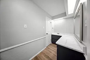 1602 Lancelot Cir, Grand Prairie, TX 75050 - Photo 16