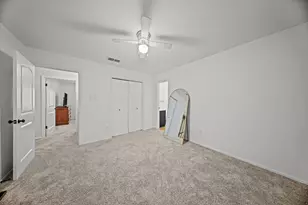 1602 Lancelot Cir, Grand Prairie, TX 75050 - Photo 20