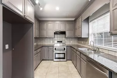 306 Santa Fe Trail, Irving, TX 75063 - Photo 10