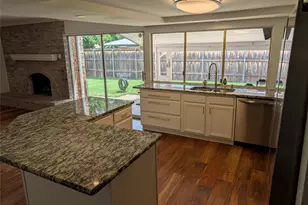 1901 Paxton Dr, Carrollton, TX 75007 - Photo 4