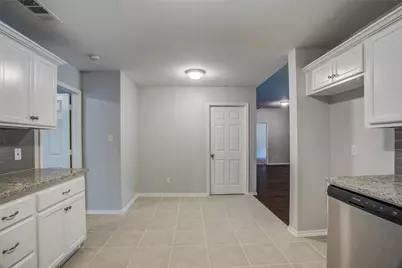508 W Lone Star Avenue, Cleburne, TX 76033 - Photo 12