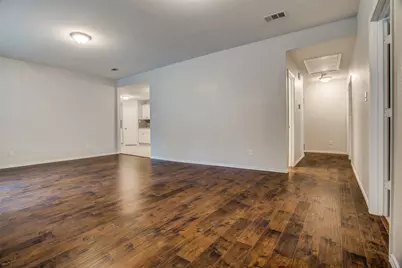 508 W Lone Star Avenue, Cleburne, TX 76033 - Photo 6