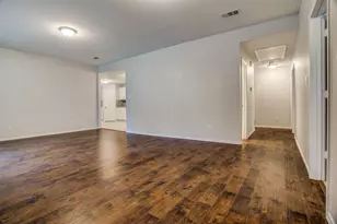 508 W Lone Star Ave, Cleburne, TX 76033 - Photo 6