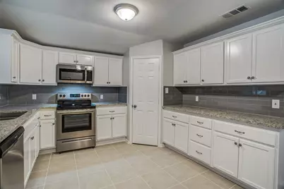 508 W Lone Star Avenue, Cleburne, TX 76033 - Photo 12