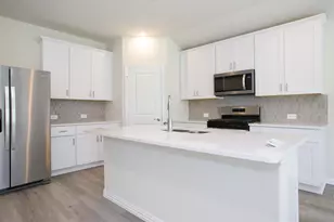 404 Castle Rd, Sherman, TX 75092 - Photo 4