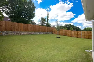 404 Castle Rd, Sherman, TX 75092 - Photo 24