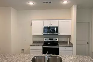 1637 Shadow Hawk Dr, Fort Worth, TX 76052 - Photo 8