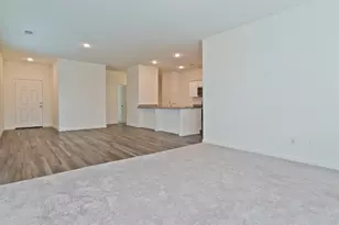 1637 Shadow Hawk Dr, Fort Worth, TX 76052 - Photo 4