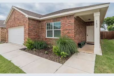 1637 Shadow Hawk Drive, Fort Worth, TX 76052 - Photo 2