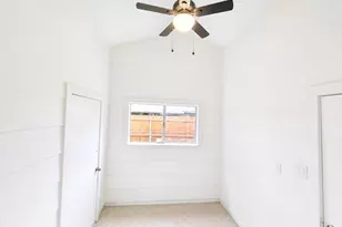 614 W Grenoble Dr, Grand Prairie, TX 75052 - Photo 6
