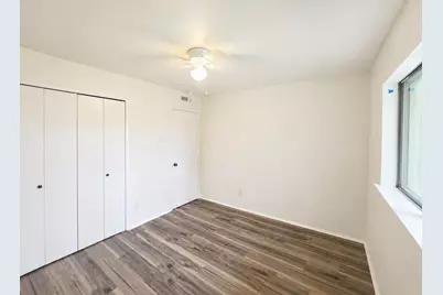 614 W Grenoble Drive, Grand Prairie, TX 75052 - Photo 14