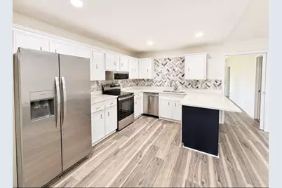 614 W Grenoble Drive, Grand Prairie, TX 75052 - Photo 8