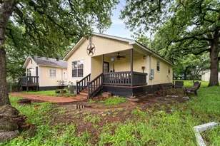 902 Travis Ave, Alvarado, TX 76009 - Photo 1