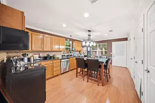 902 Travis Ave, Alvarado, TX 76009 - Photo 8