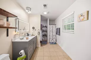 902 Travis Ave, Alvarado, TX 76009 - Photo 12