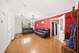 902 Travis Ave, Alvarado, TX 76009 - Photo 6