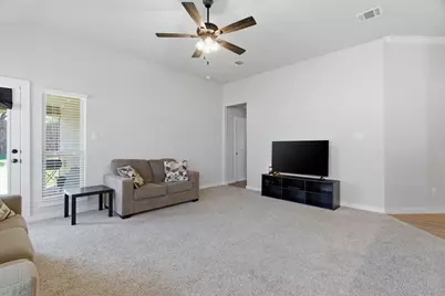 1106 Holly Street, Cleburne, TX 76033 - Photo 10