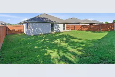 1106 Holly Street, Cleburne, TX 76033 - Photo 38