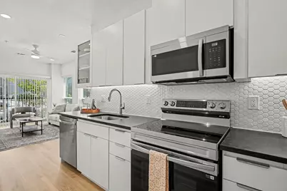 2217 N Fitzhugh Avenue #101, Dallas, TX 75204 - Photo 16