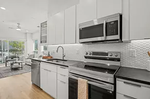 2217 N Fitzhugh Ave, Dallas, TX 75204 - Photo 16