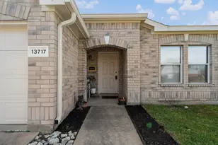 13717 Canyon Ranch Rd, Fort Worth, TX 76262 - Photo 4