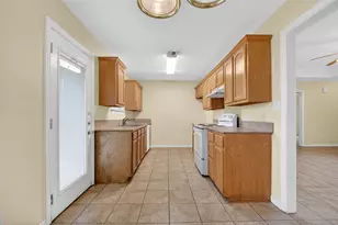 5004 Canton St, Greenville, TX 75402 - Photo 8