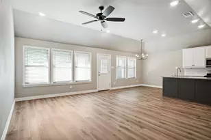 122 Elm Ln, Roanoke, TX 76262 - Photo 2