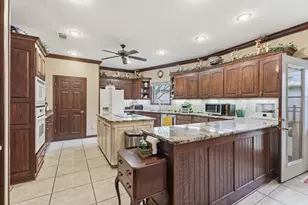 1101 Garden Park Cir, Tyler, TX 75703 - Photo 10