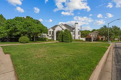 6345 Meadows West Drive, Fort Worth, TX 76132 - Photo 2