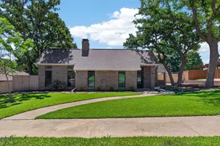 1515 Mission Hills Ln, Corinth, TX 76210 - Photo 2