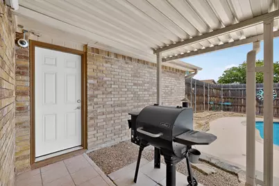 1915 Glenrose Lane, Carrollton, TX 75007 - Photo 34