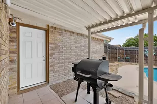 1915 Glenrose Ln, Carrollton, TX 75007 - Photo 34